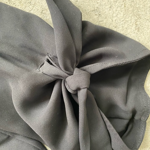 Babaton Flowy Off The Shoulder Top - Picture 3 of 3